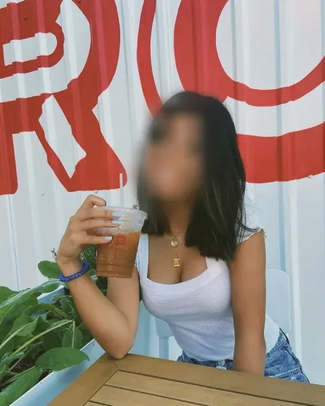 Adriana, 19 años
