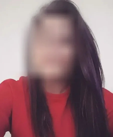 Alba, 33 años